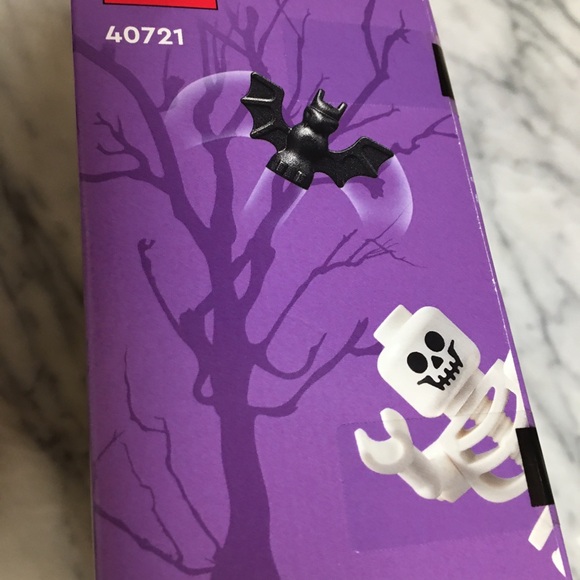 LEGO Halloween Barn Building Set - Picture 3 of 4